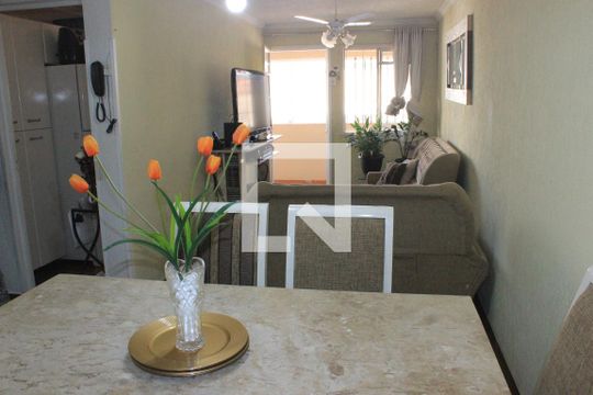 Sala de jantar de apartamento à venda com 2 quartos, 60m² em Vila Galvão , Guarulhos