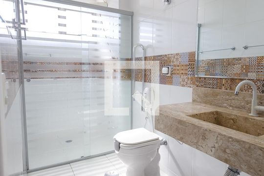 Banheiro da Suíte de apartamento para alugar com 3 quartos, 110m² em Centro, Taubaté