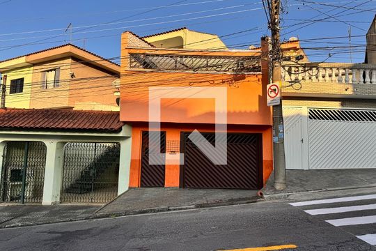 Fachada  de casa à venda com 3 quartos, 325m² em Vila Progresso, Santo André