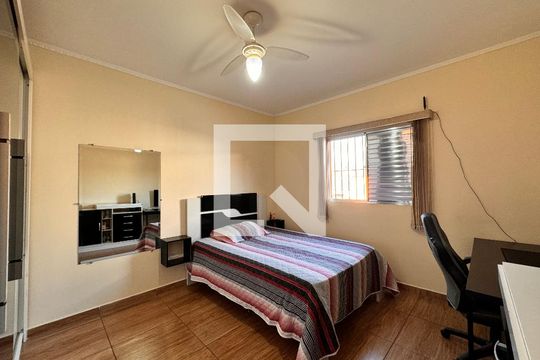 Quarto 1 de casa à venda com 3 quartos, 325m² em Vila Progresso, Santo André
