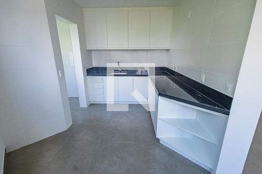 Cozinha de apartamento à venda com 3 quartos, 97m² em Liberdade, Belo Horizonte