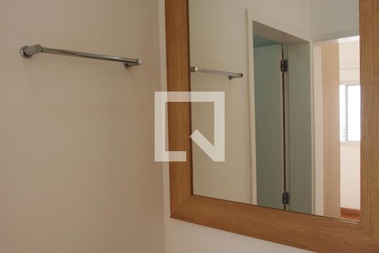 Banheiro de apartamento à venda com 2 quartos, 52m² em Parque Cecap, Jundiaí