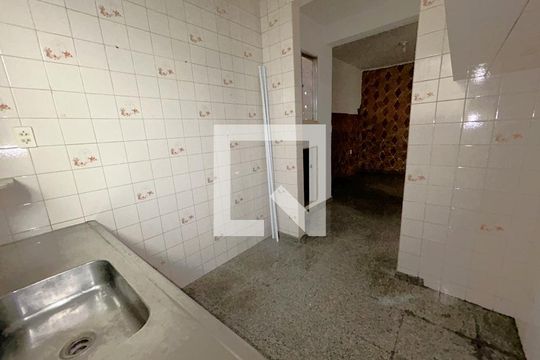Cozinha de casa à venda com 1 quarto, 90m² em Irajá, Rio de Janeiro