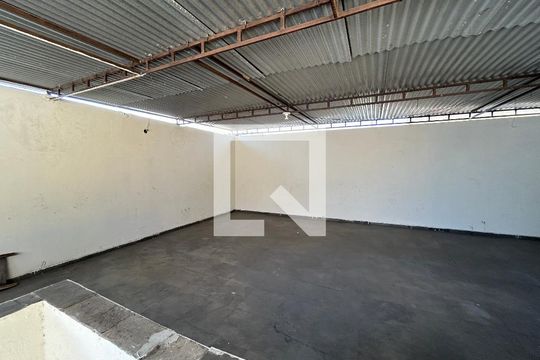 Terraço de casa à venda com 1 quarto, 90m² em Irajá, Rio de Janeiro