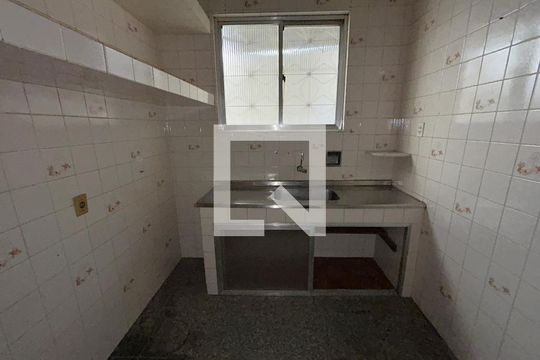 Cozinha de casa à venda com 1 quarto, 90m² em Irajá, Rio de Janeiro