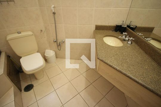 Banheiro de kitnet/studio para alugar com 1 quarto, 41m² em Jardim Ampliacao, São Paulo