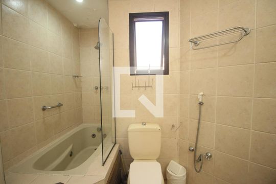 Banheiro de kitnet/studio para alugar com 1 quarto, 41m² em Jardim Ampliacao, São Paulo
