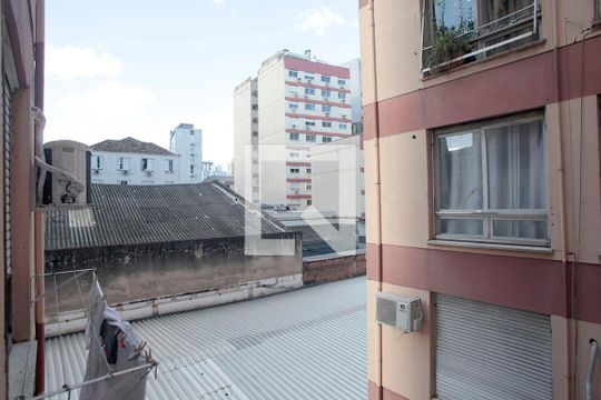 Quarto Vista de apartamento para alugar com 1 quarto, 25m² em Centro Histórico, Porto Alegre