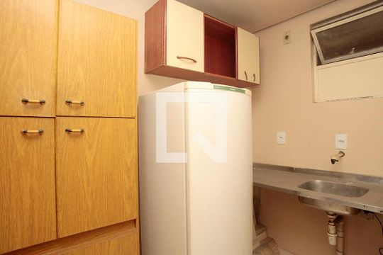 Cozinha de apartamento para alugar com 1 quarto, 25m² em Centro Histórico, Porto Alegre