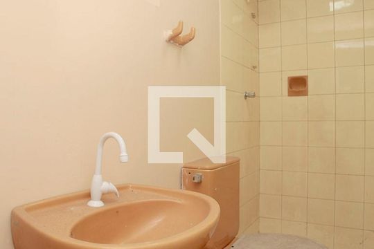 Banheiro de apartamento para alugar com 1 quarto, 25m² em Centro Histórico, Porto Alegre