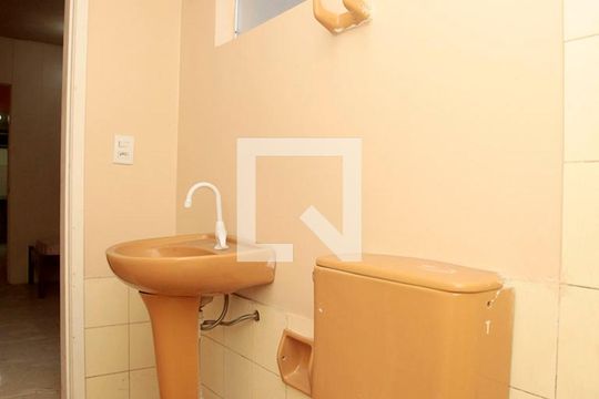 Banheiro de apartamento para alugar com 1 quarto, 25m² em Centro Histórico, Porto Alegre