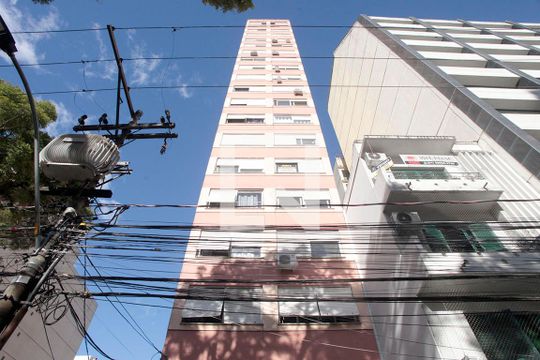Fachada de apartamento para alugar com 1 quarto, 25m² em Centro Histórico, Porto Alegre