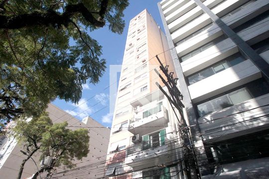 Fachada de apartamento para alugar com 1 quarto, 25m² em Centro Histórico, Porto Alegre