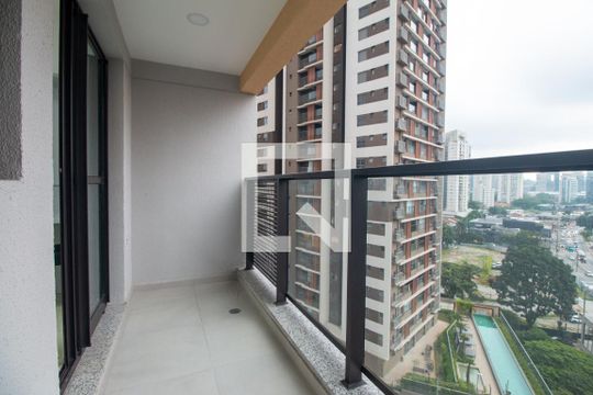 Varanda Studio de kitnet/studio para alugar com 0 quarto, 27m² em Jardim das Acácias, São Paulo