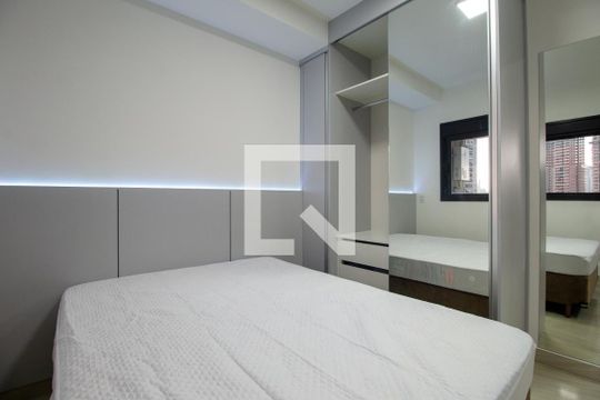 Studio de kitnet/studio para alugar com 0 quarto, 27m² em Jardim das Acácias, São Paulo