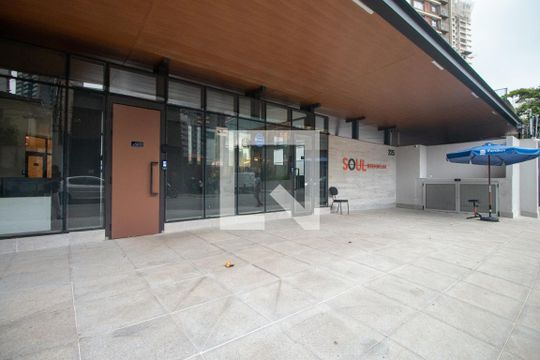 Fachada de kitnet/studio para alugar com 0 quarto, 27m² em Jardim das Acácias, São Paulo