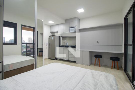 Studio de kitnet/studio para alugar com 0 quarto, 27m² em Jardim das Acácias, São Paulo