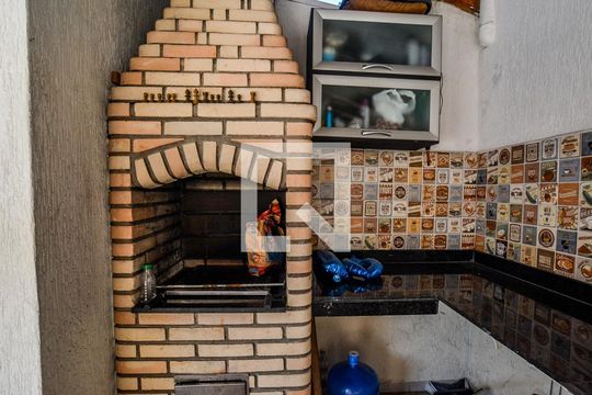 Churrasqueira de casa à venda com 3 quartos, 130m² em Santa Terezinha, Santo André