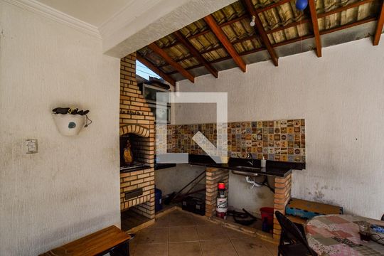 Churrasqueira de casa à venda com 3 quartos, 130m² em Santa Terezinha, Santo André