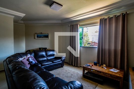 Casa à venda com 3 quartos, 130m² em Santa Terezinha, Santo André