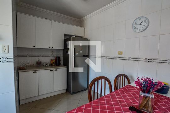 Cozinha de casa à venda com 3 quartos, 130m² em Santa Terezinha, Santo André