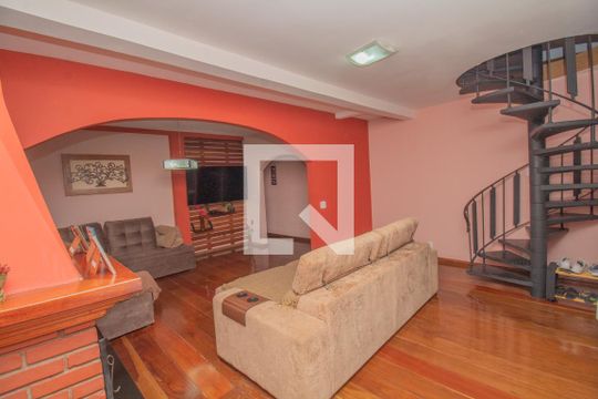 Sala de casa à venda com 5 quartos, 230m² em Vila Divina Pastora, São Paulo