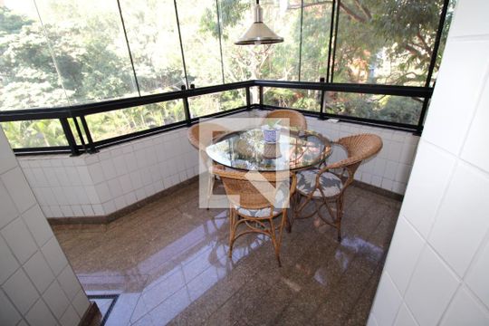 Varanda de apartamento para alugar com 3 quartos, 230m² em Jardim Londrina, São Paulo
