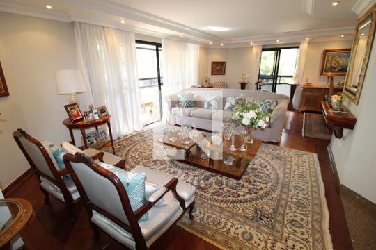 Apartamento para alugar com 3 quartos, 230m² em Jardim Londrina, São Paulo