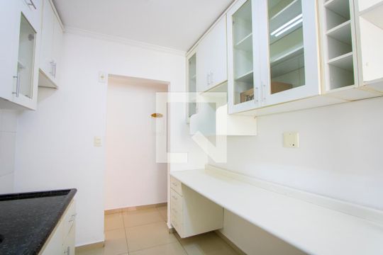 Cozinha de apartamento à venda com 2 quartos, 55m² em Jardim do Estádio, Santo André