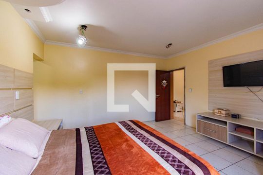 Quarto 1 de casa para alugar com 4 quartos, 480m² em São José, Canoas