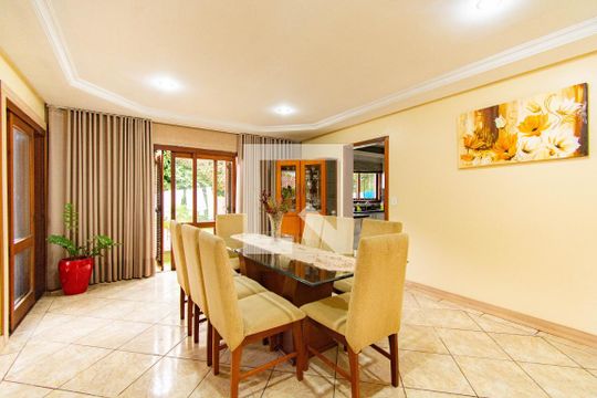 Sala de casa para alugar com 4 quartos, 480m² em São José, Canoas
