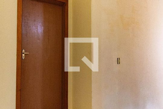 Quarto 4 de casa para alugar com 4 quartos, 480m² em São José, Canoas
