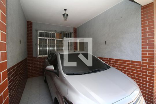 Garagem de casa para alugar com 2 quartos, 72m² em Olaria, Rio de Janeiro