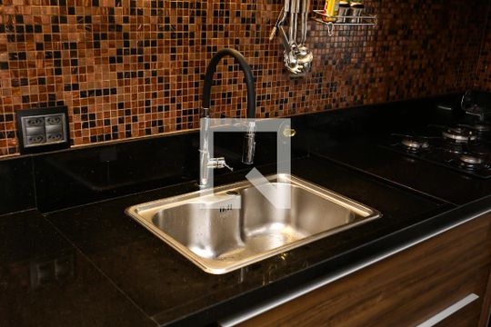 Cozinha de apartamento para alugar com 3 quartos, 85m² em Real Parque, São Paulo