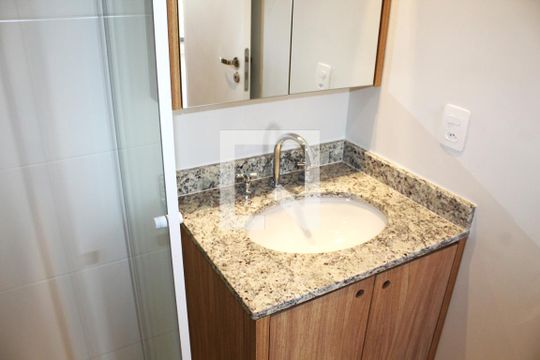 Banheiro de apartamento para alugar com 2 quartos, 65m² em Perdizes, São Paulo