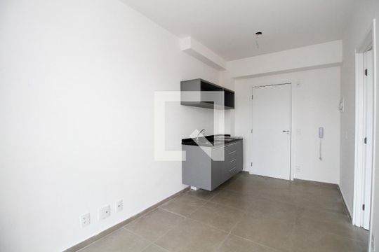 Sala e Cozinha de kitnet/studio à venda com 1 quarto, 28m² em Pinheiros, São Paulo