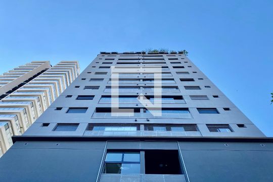 Fachada de apartamento à venda com 2 quartos, 57m² em Pinheiros, São Paulo