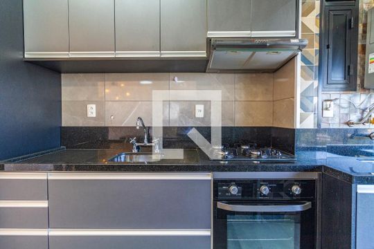 Cozinha de apartamento à venda com 2 quartos, 57m² em Pinheiros, São Paulo