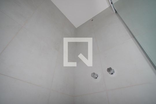 Banheiro da Suíte de apartamento à venda com 2 quartos, 52m² em Jardim Lindóia, Porto Alegre