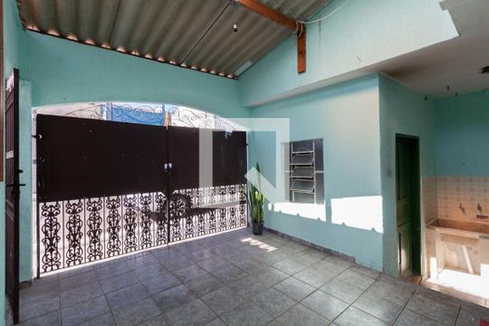 Garagem de casa à venda com 4 quartos, 314m² em Artur Alvim, São Paulo