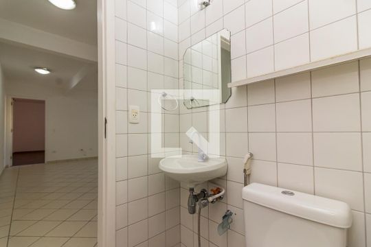 Banheiro  de casa de condomínio à venda com 1 quarto, 48m² em Paraíso, São Paulo
