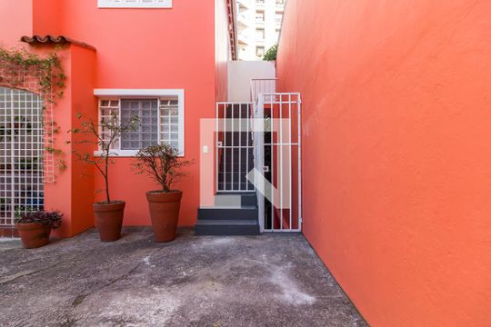 Fachada  de casa de condomínio à venda com 1 quarto, 48m² em Paraíso, São Paulo