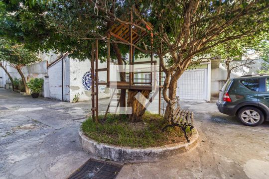 Garagem de casa de condomínio à venda com 1 quarto, 48m² em Paraíso, São Paulo