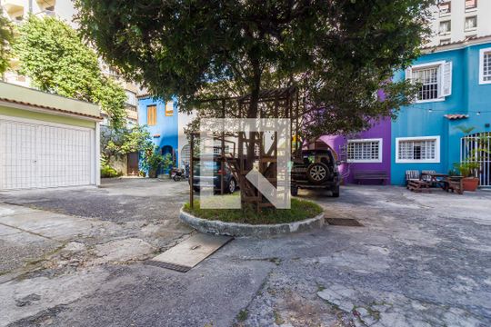 Garagem de casa de condomínio à venda com 1 quarto, 48m² em Paraíso, São Paulo