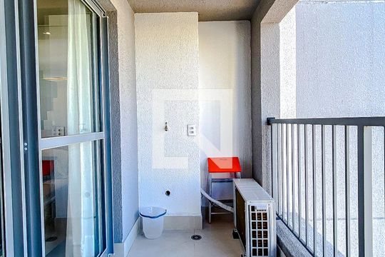 Varanda da Sala/Quarto de kitnet/studio à venda com 1 quarto, 25m² em Vila Mariana, São Paulo