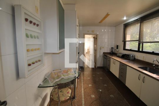 Cozinha de casa à venda com 5 quartos, 365m² em Vila Ester (zona Norte), São Paulo