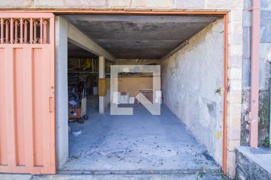 Garagem de casa para alugar com 1 quarto, 60m² em Nova Vista, Belo Horizonte
