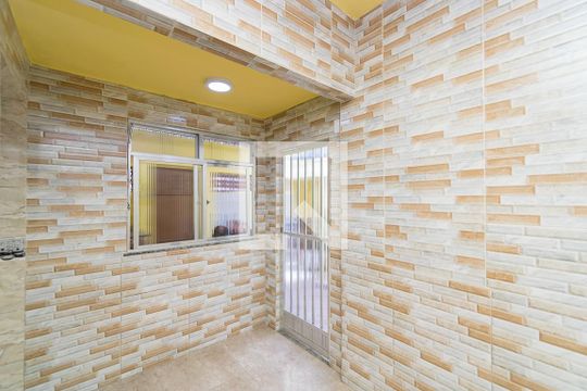Sala de casa à venda com 1 quarto, 50m² em Olaria, Rio de Janeiro