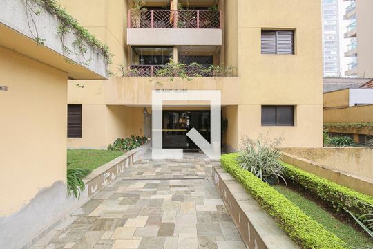 Entrada de apartamento à venda com 3 quartos, 77m² em Vila Mariana, São Paulo