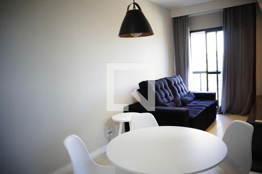 Sala de apartamento para alugar com 1 quarto, 36m² em Jacarepaguá, Rio de Janeiro